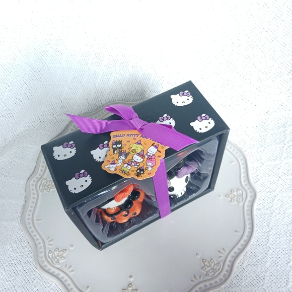 Blue Sky Hello Kitty by Sanrio Halloween Salt and Pepper Shaker Set - Picture 5 of 10